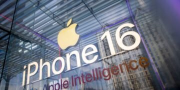 Apple considera adotar a inteligência artificial da Anthropic ou da OpenAI para aprimorar a Siri.