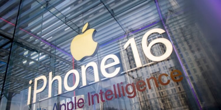 Apple considera adotar a inteligência artificial da Anthropic ou da OpenAI para aprimorar a Siri.