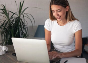 Dominando a Tecnologia: A Importância da Informática para Coordenadores Escolares