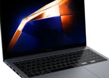 Notebook Samsung Galaxy Book4 review visão frontal mostrando a tela de 15 6 polegadas